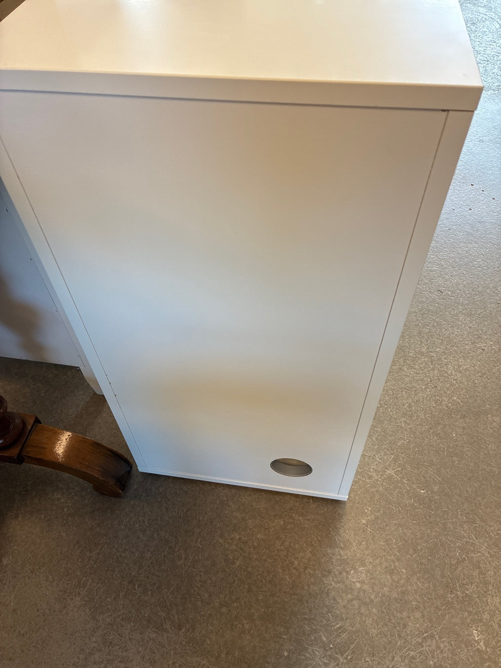 Skab med hylde