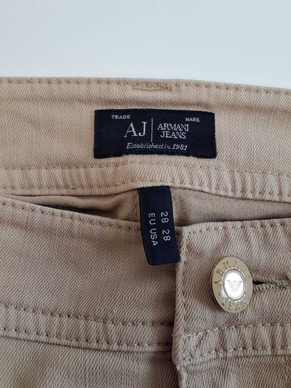 Armani Bukser