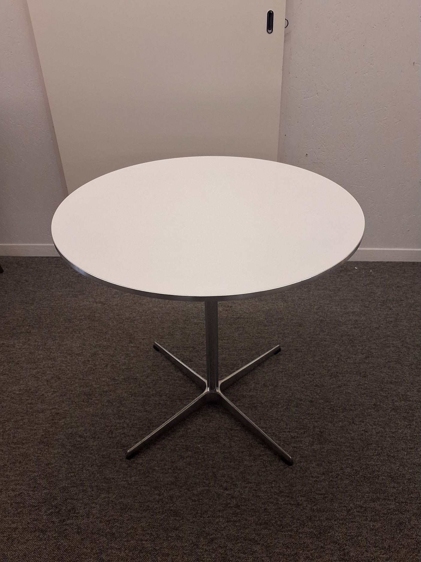 Cafebord Arne Jacobsen Ø75 - 7101