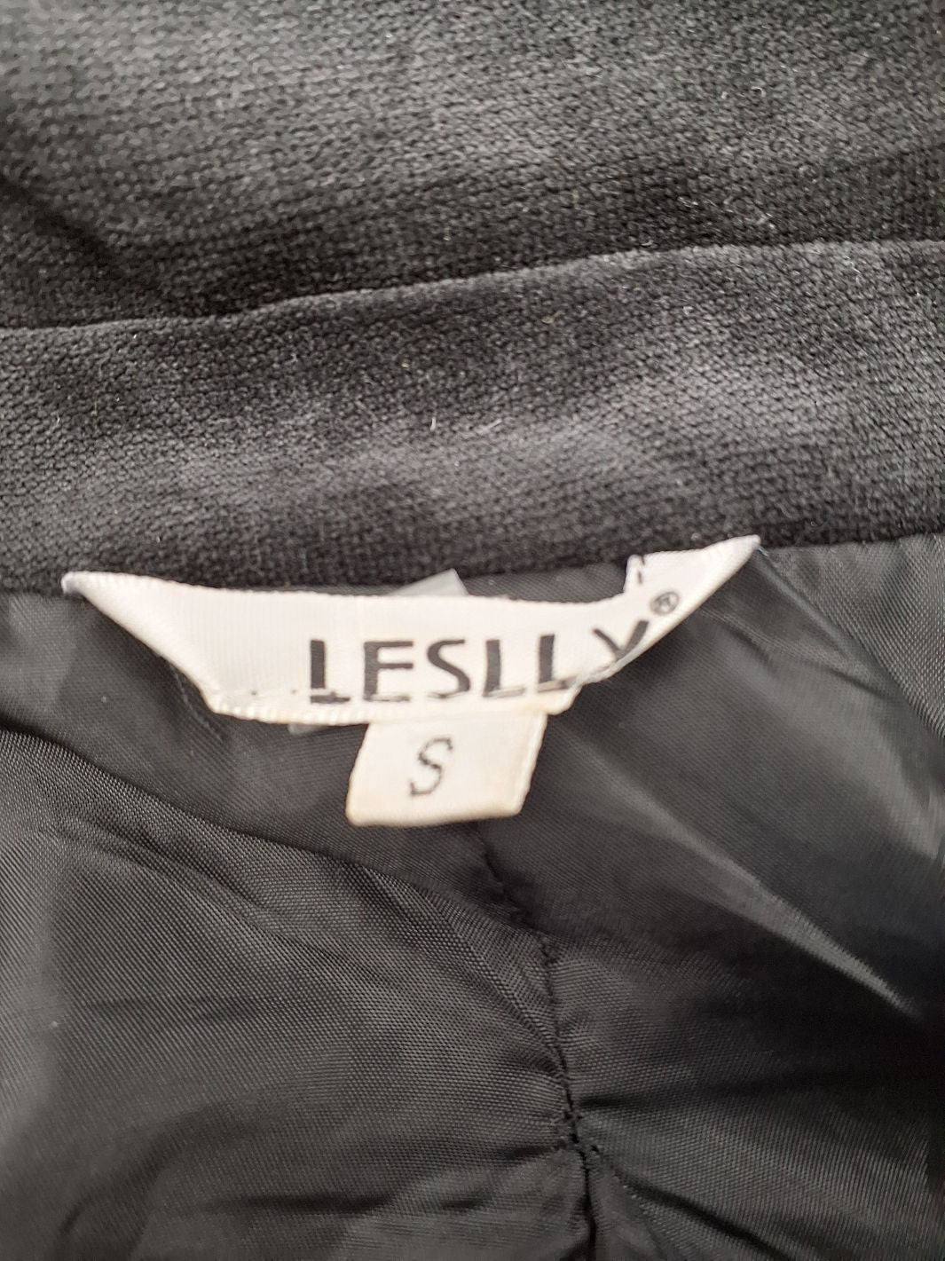 "Lessly" Jakke