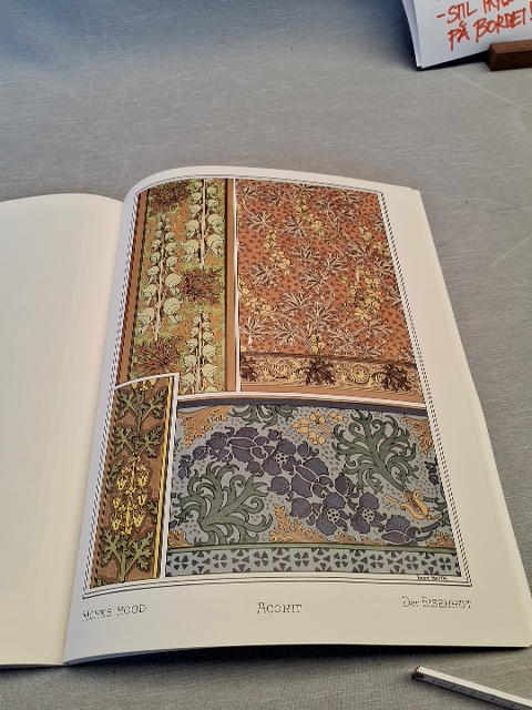 Art Nouiveau Floral Designs