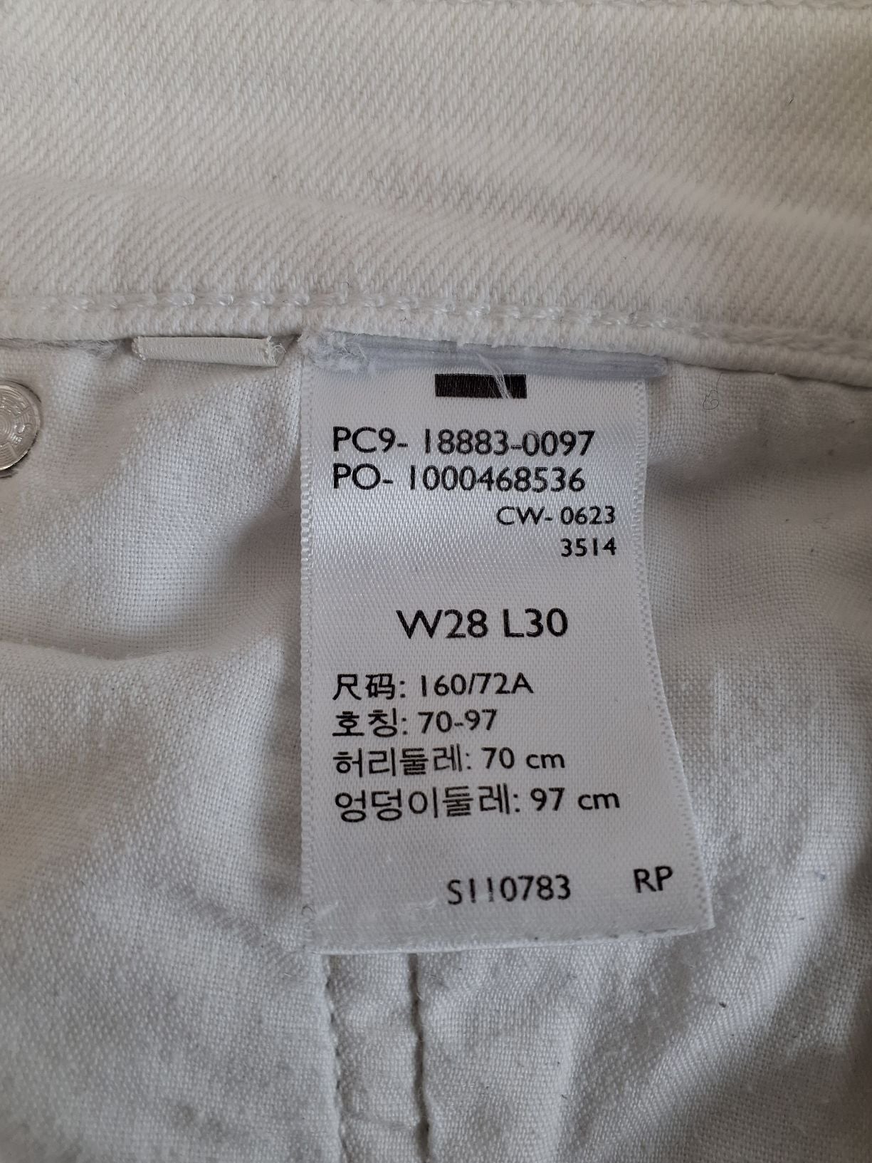 Levis Bukser