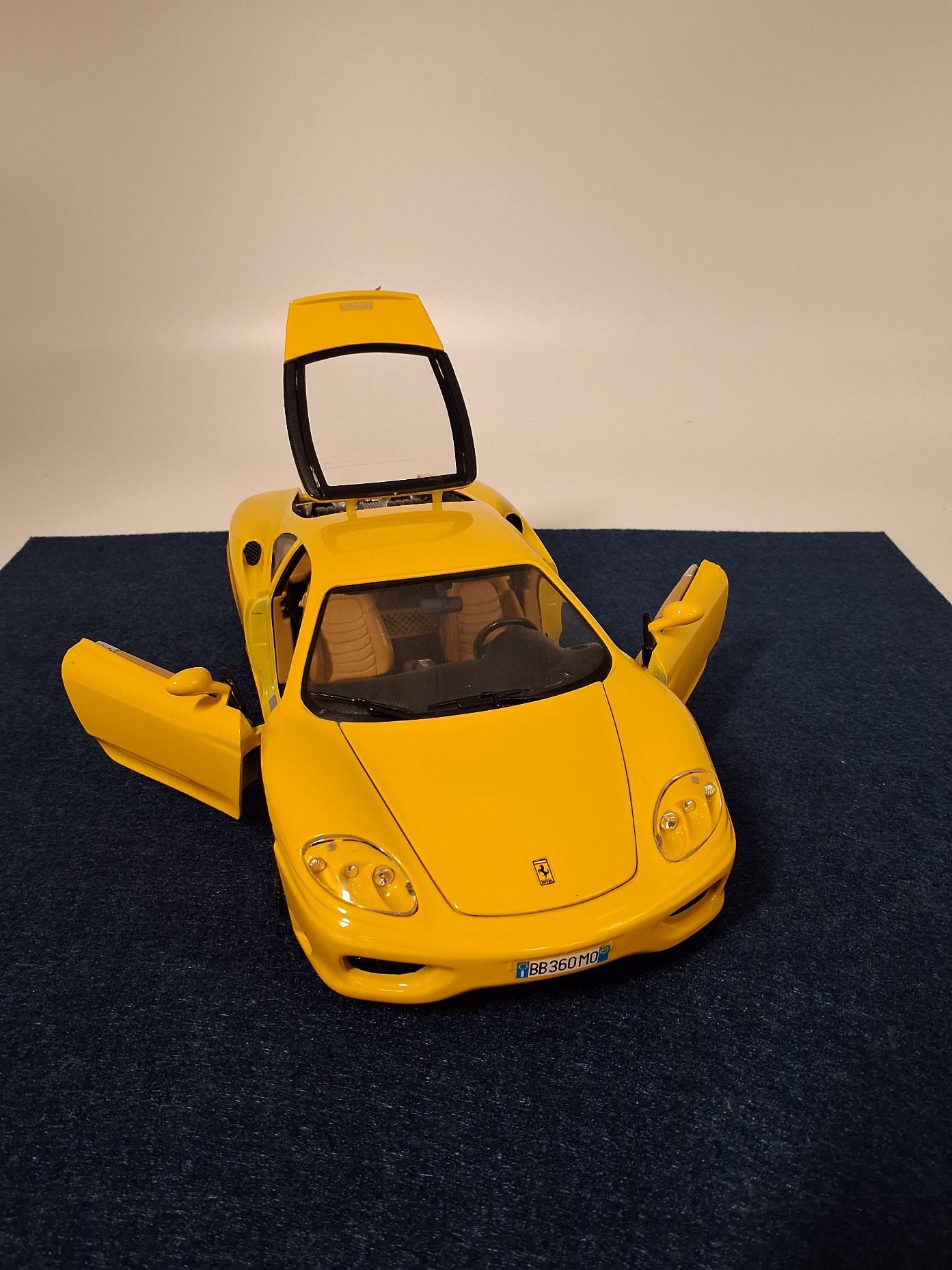 Ferrari 360 Modena 1999  1:18 25 cm