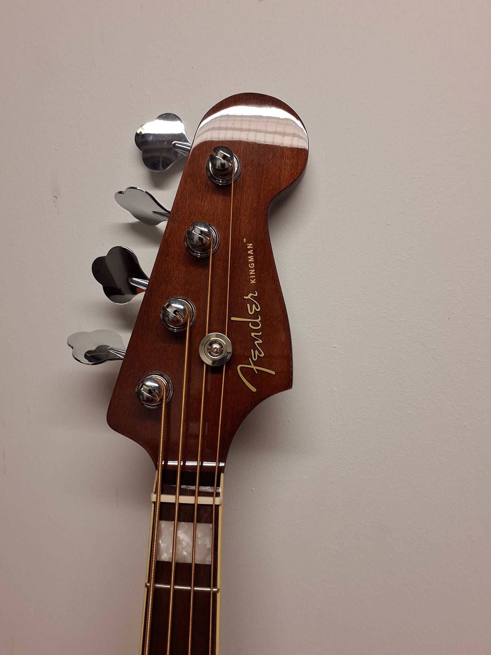 Fender Kingman Bass guitar m. taske