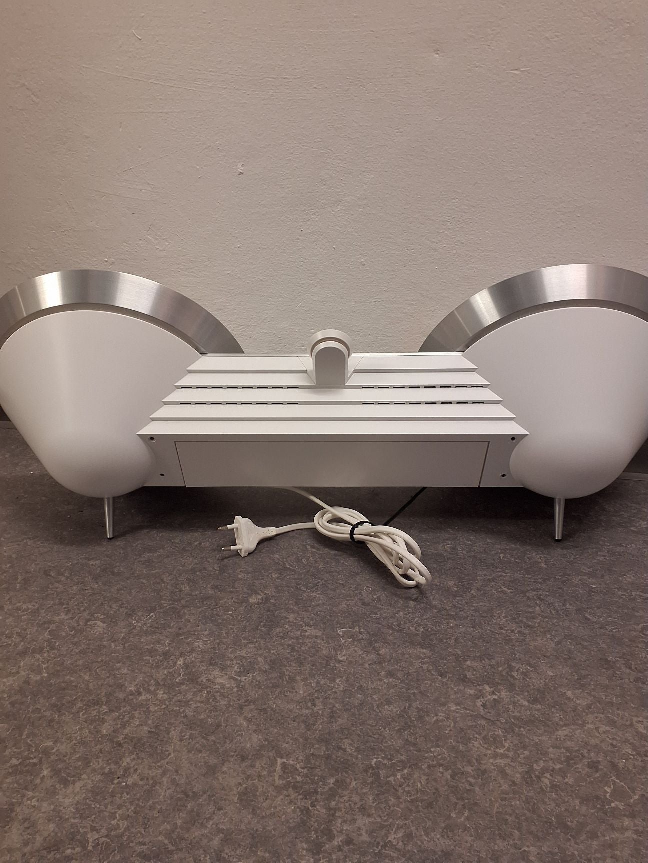 Beosound 8