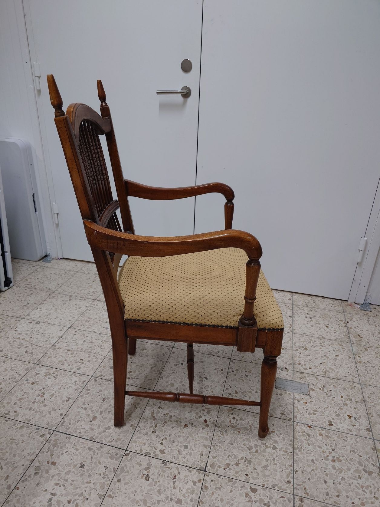Stol i klassisk design