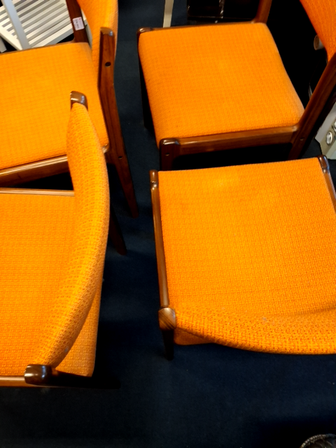 Dansk design stol med orange betræk