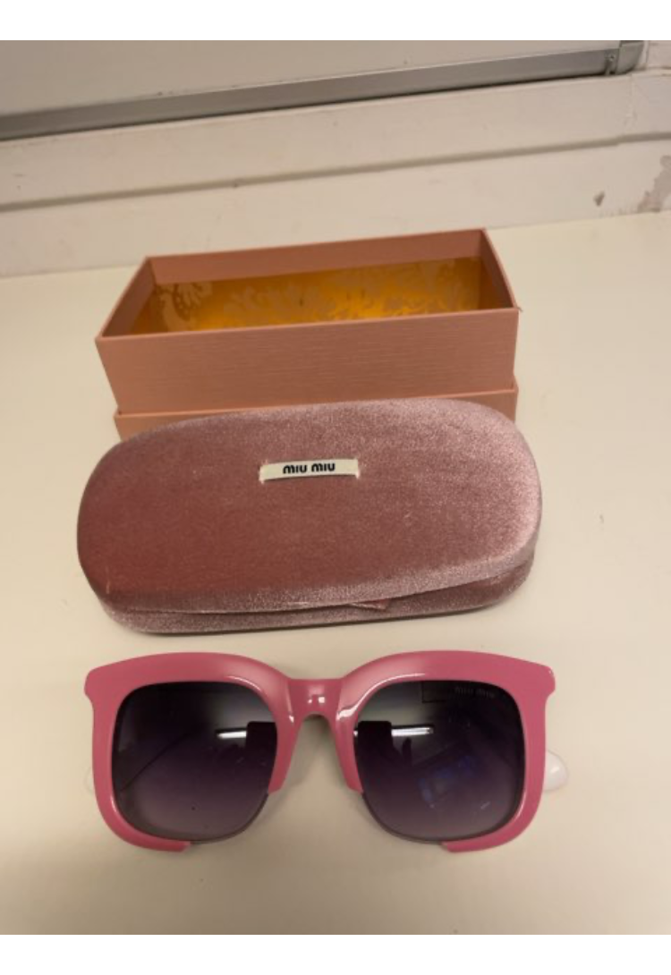 MiuMiu solbriller i pink