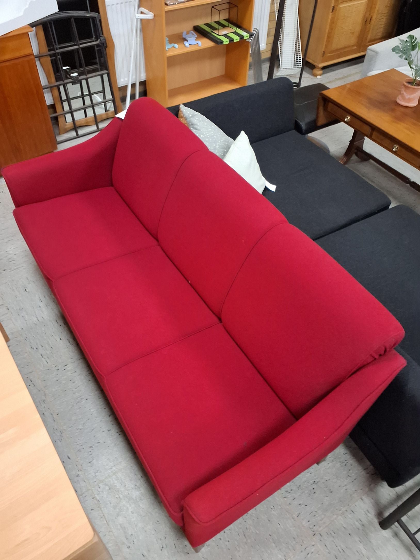 3-pers rød sofa stof