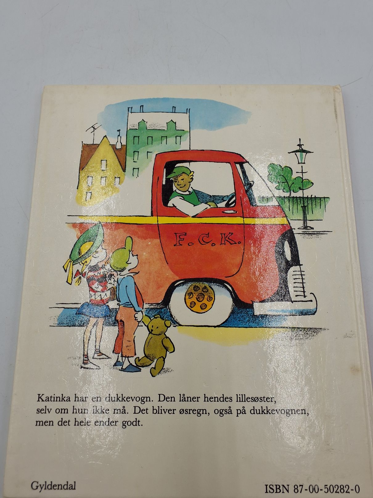 Katinka og dukkevognen