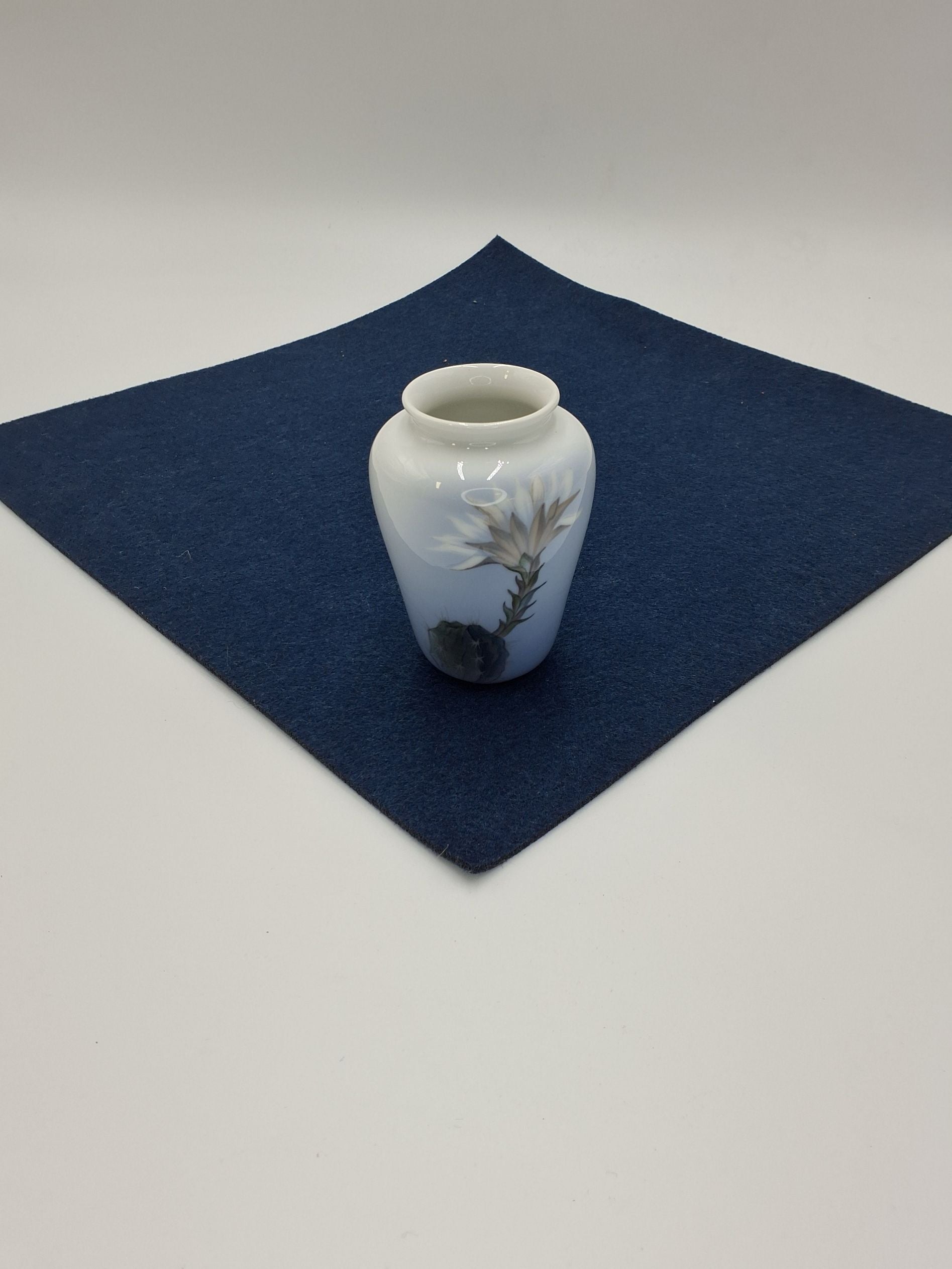 Royal Copenhagen mini vas