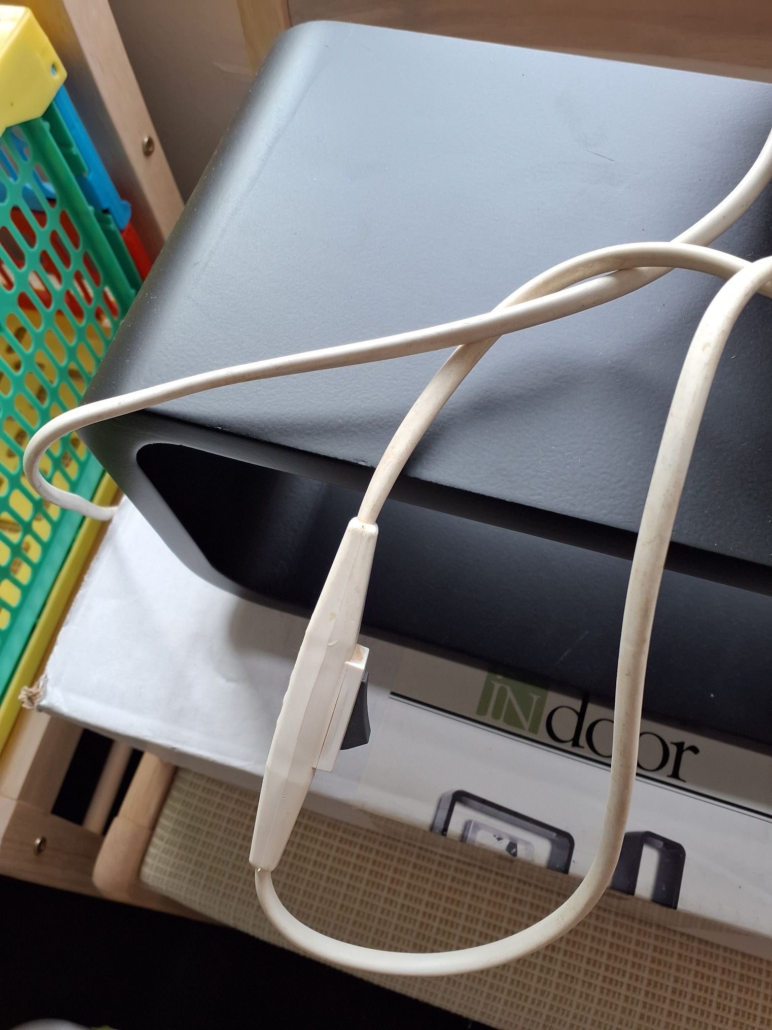 Hvid bordlampe