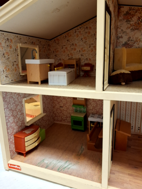 Dukkehus m. møbler