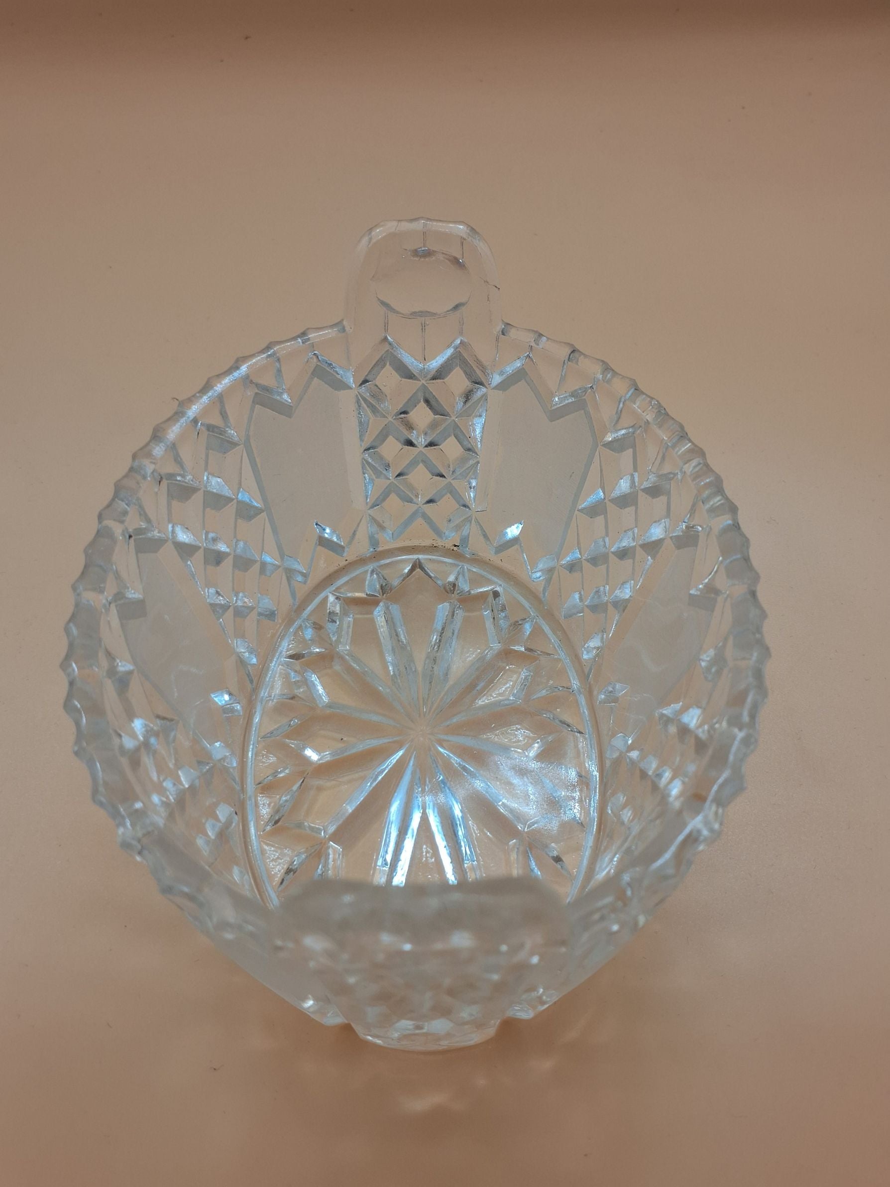 Bonbonniere i glas og messing