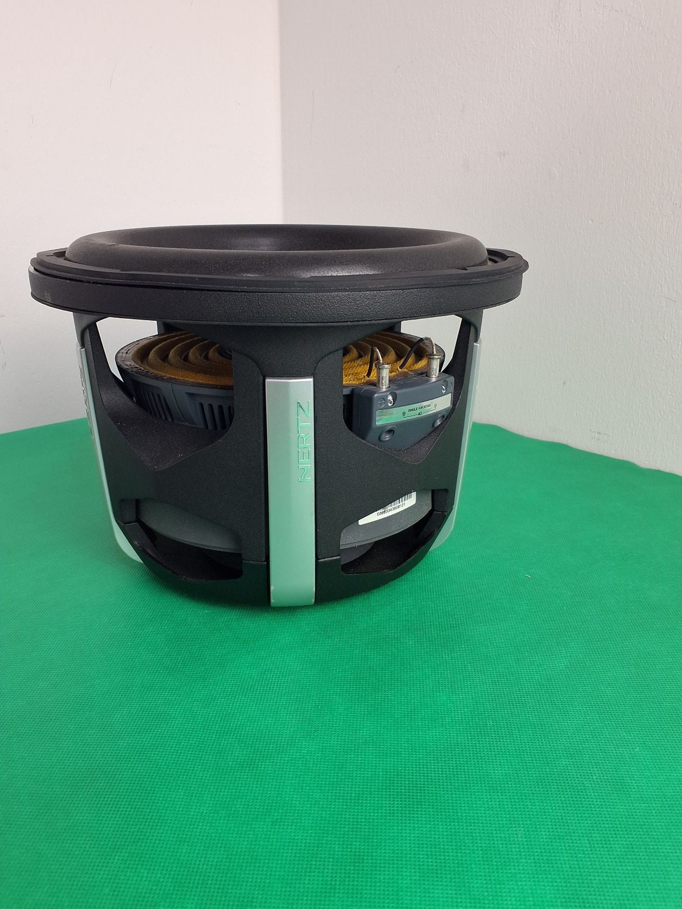 Hertz ML 2500.bilsubwoofer