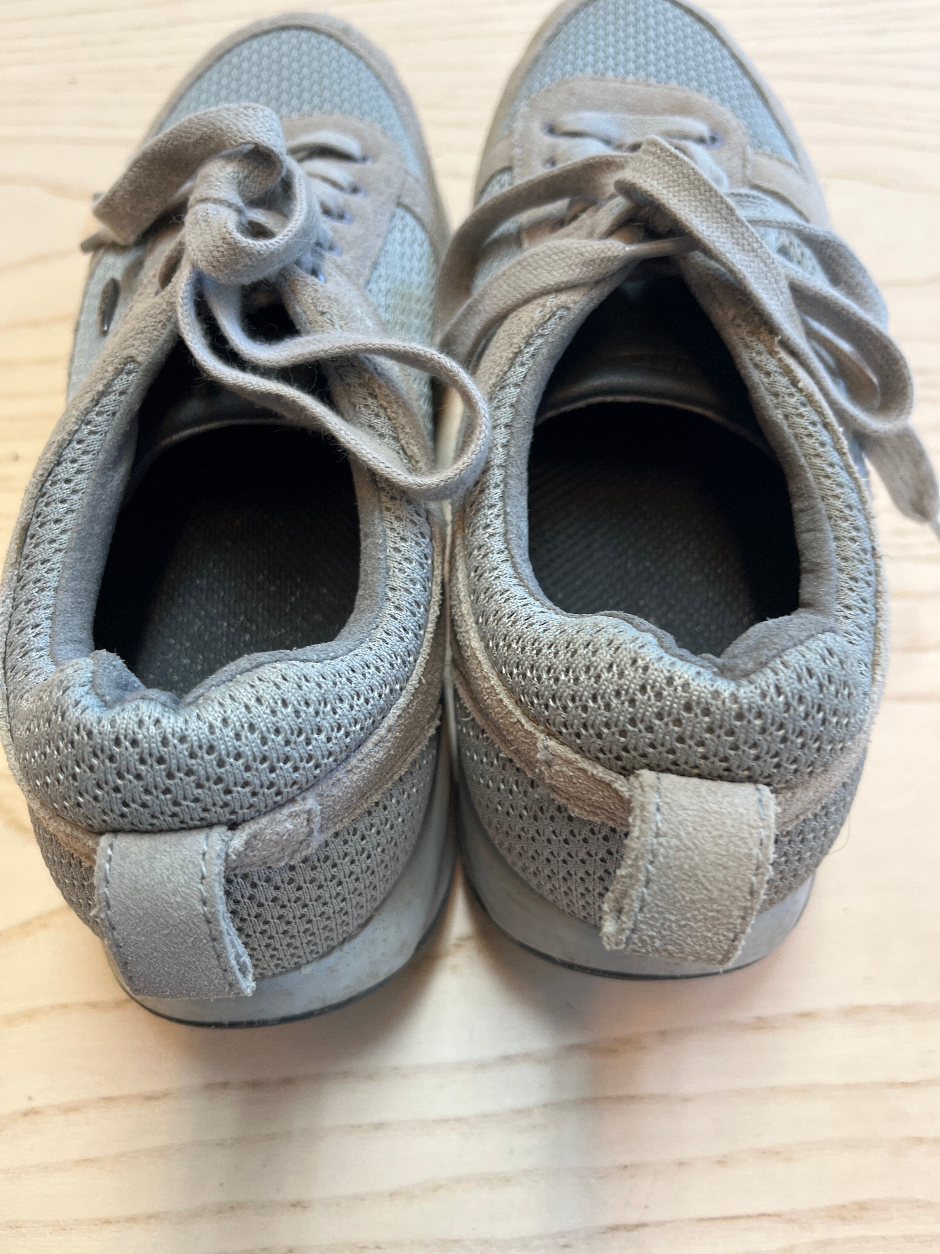 MBT Sneakers