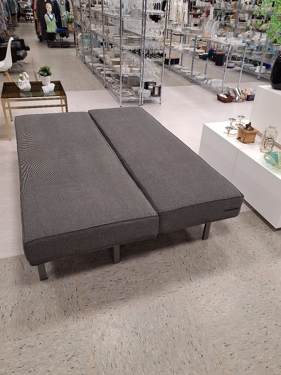Grå sovesofa