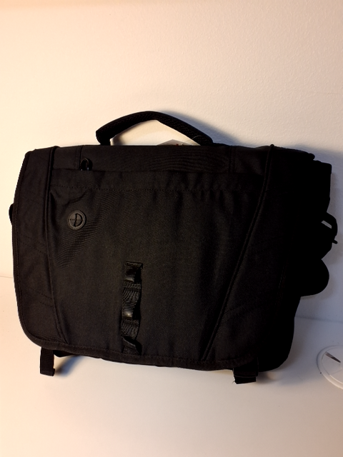 Sort PC-taske - med skulderrem
