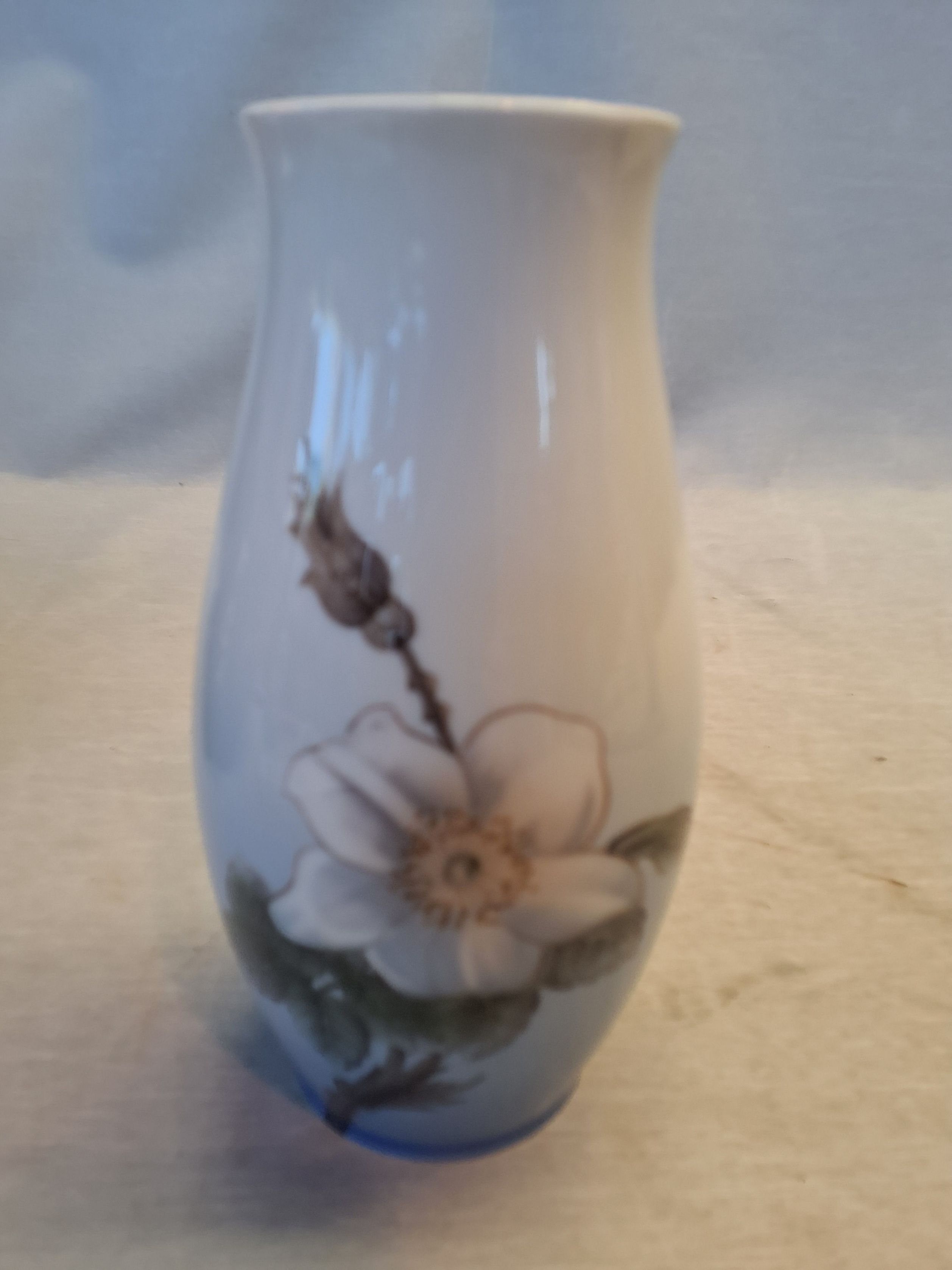B&G Vase med Blomst