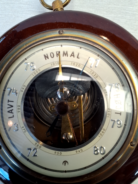 Barometer med Træramme