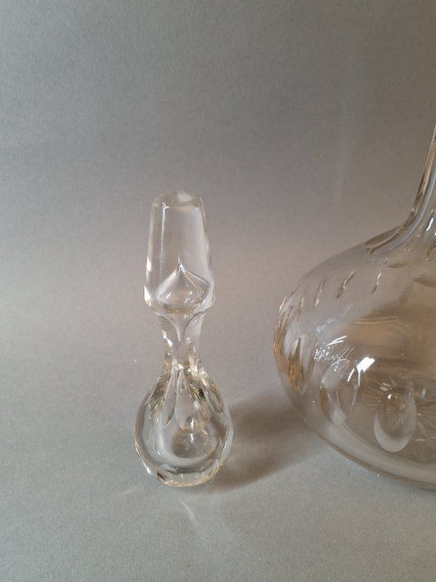 Glas Karaffel med oliven slibninger