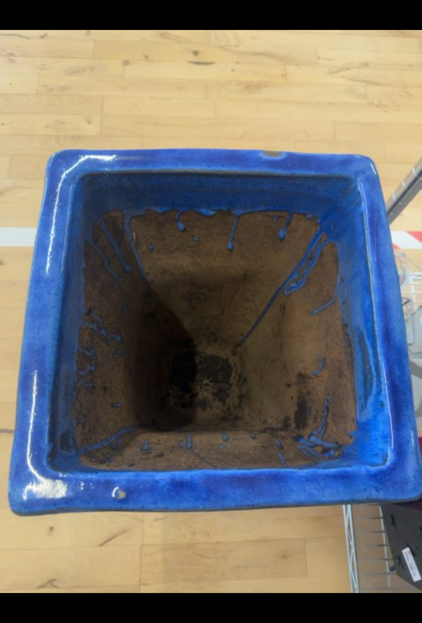 Stor krukke til udendørs brug