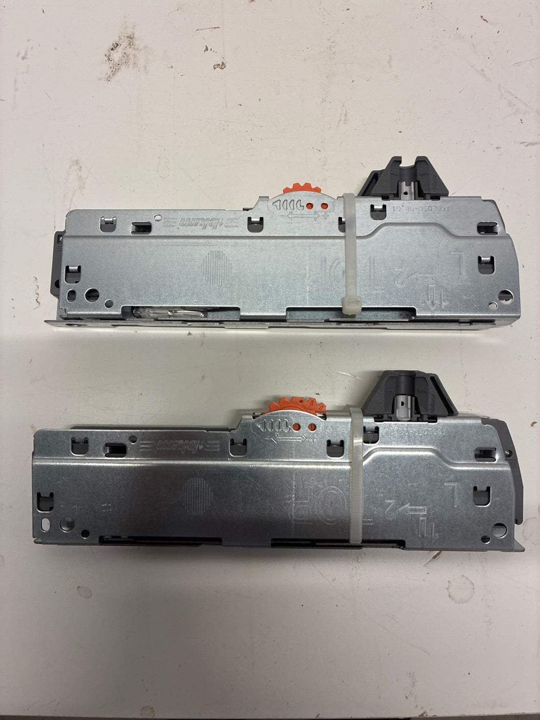 Blum soft lock Tip-on tandembox