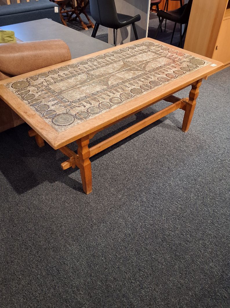 Bord med keramisk plade