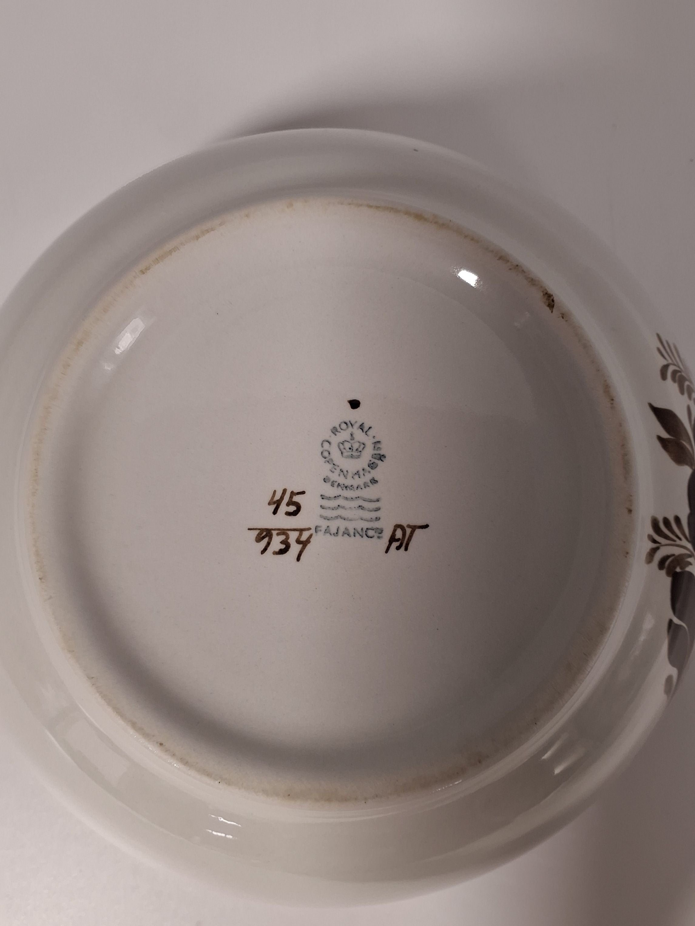 RC Brun Tranquebar skål 934