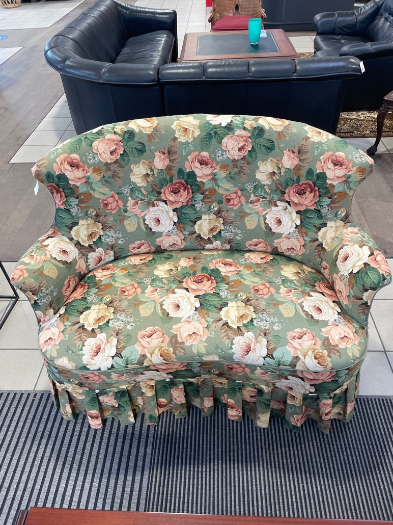 Blomstret sofa
