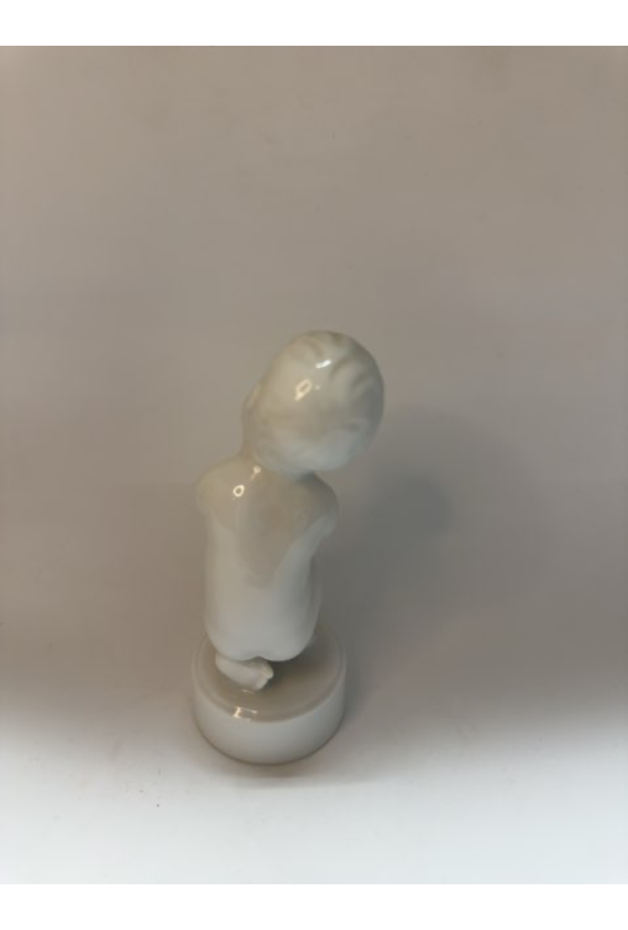 Figur barn nr. 2207