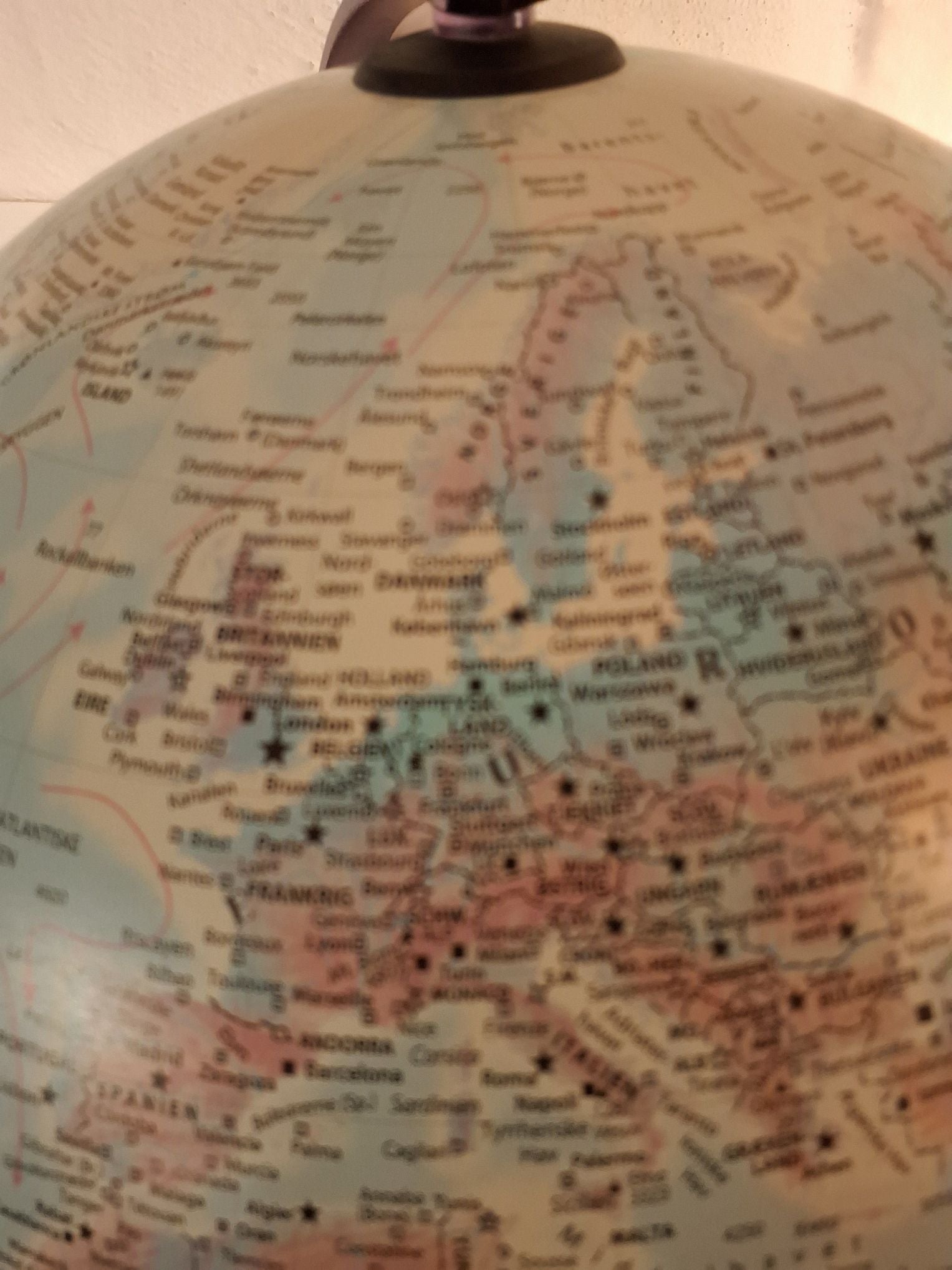Globus m lys