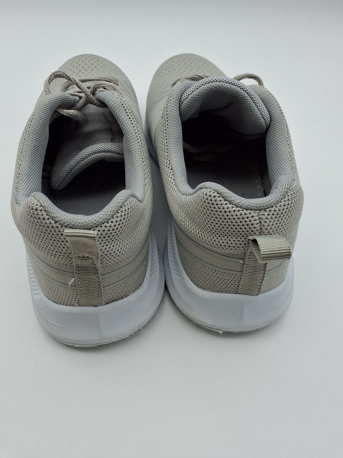Oinak Sneakers