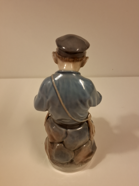 Royal Copenhagen Hyrdedreng snitter træ