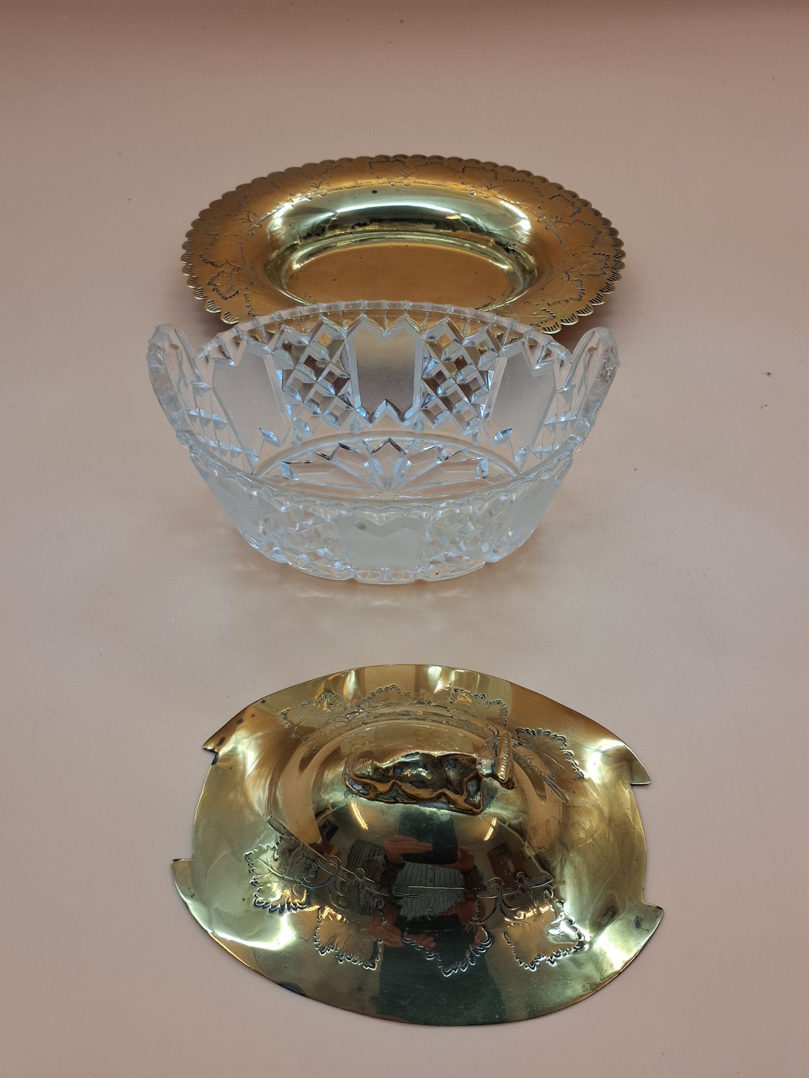 Bonbonniere i glas og messing