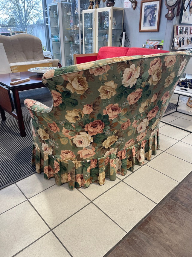 Blomstret sofa