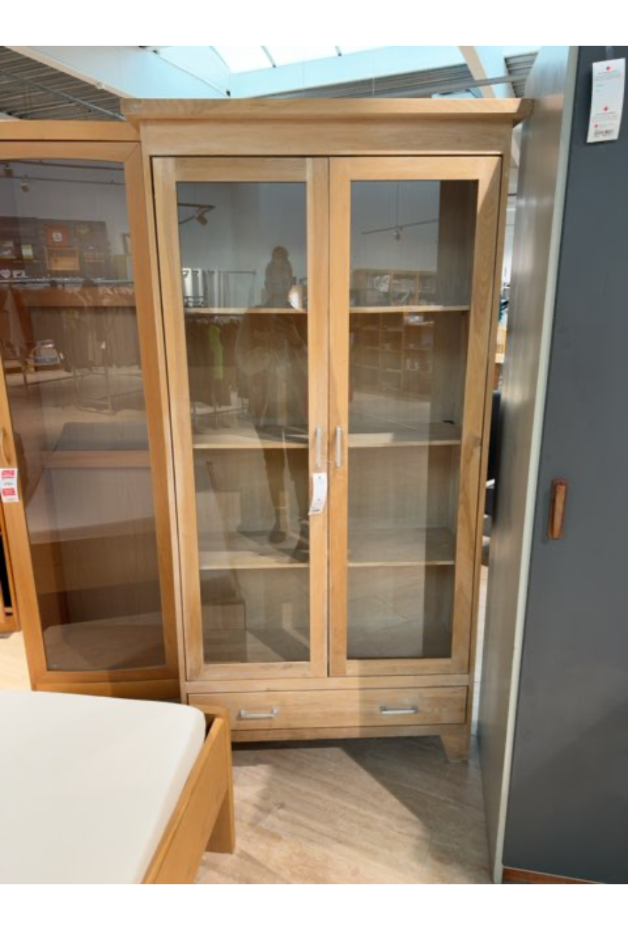 Vitrineskab med glaslåger