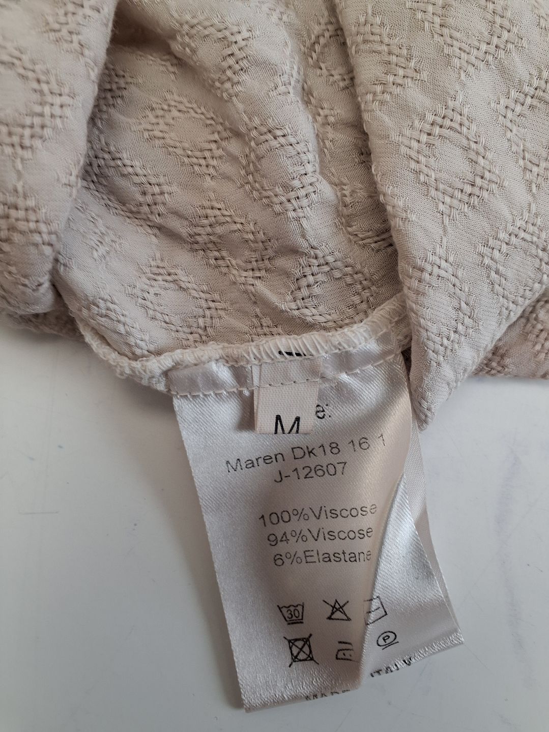 Project AJ117 Bluse