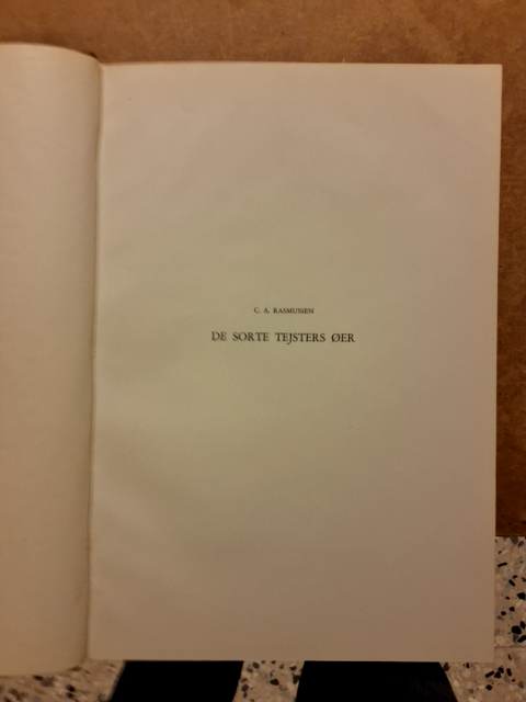 De sorte tejsters øer, C. A. Rasmussen, Nhenrik Koppeæs foræag, 1932
