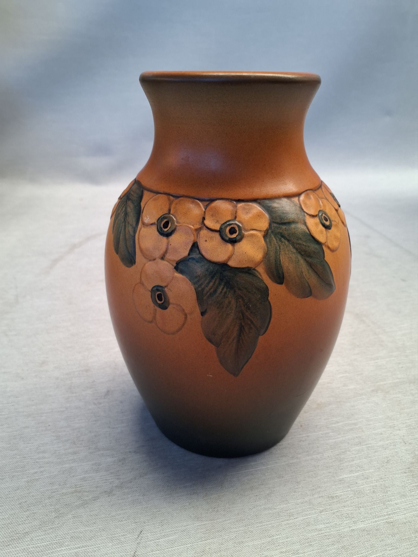 JP Ipsens Enke vase