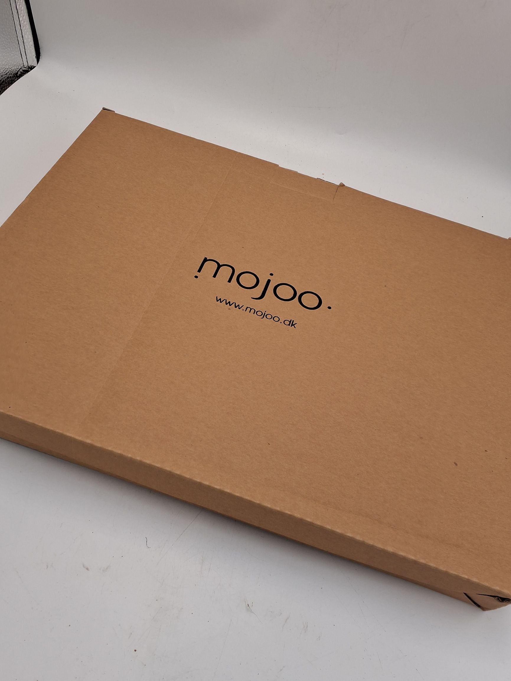 Hvid bakke fra Mojoo