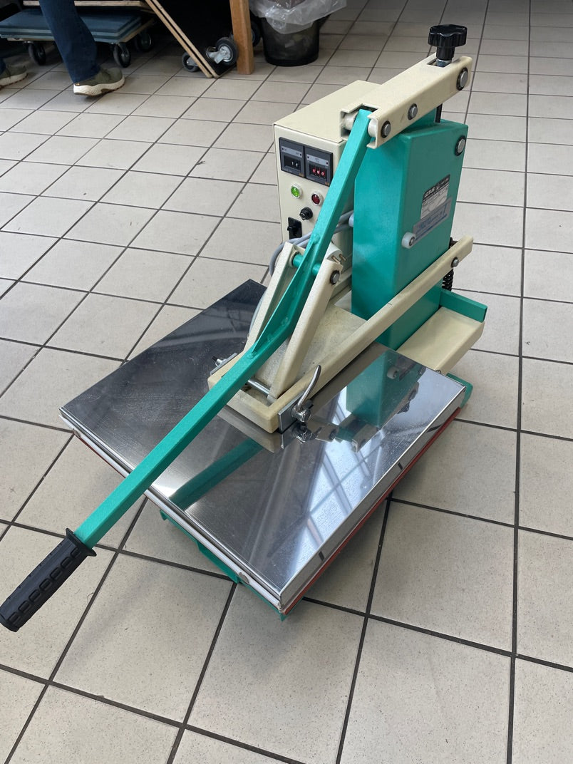 Lotus. LTC 135 Varmepresse