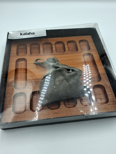 Kalaha spil udført i teak