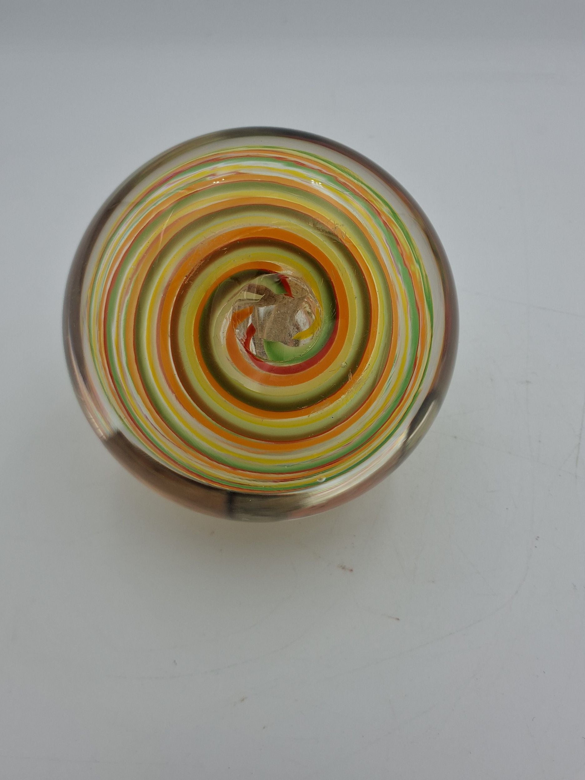 Orange og grøn glas olielampe