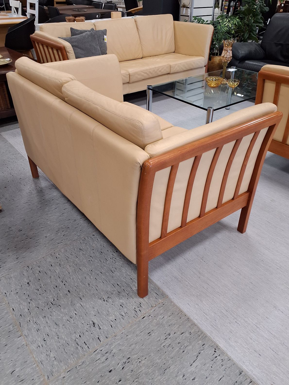 Beige 2 pers sofa