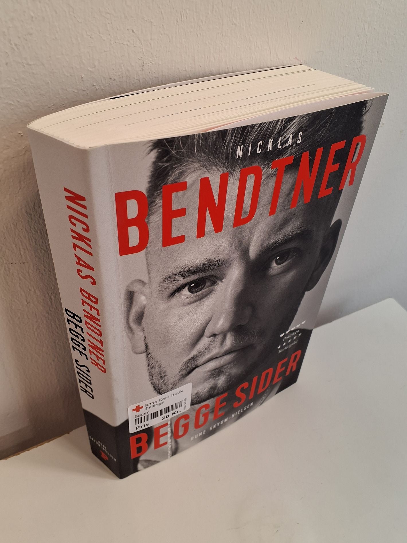 Nicklas Bendtner: Begge sider