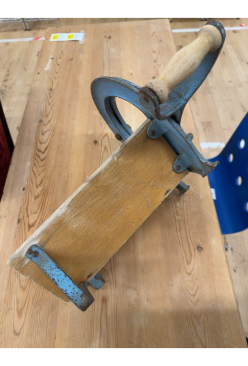 Raadvad brødskærer