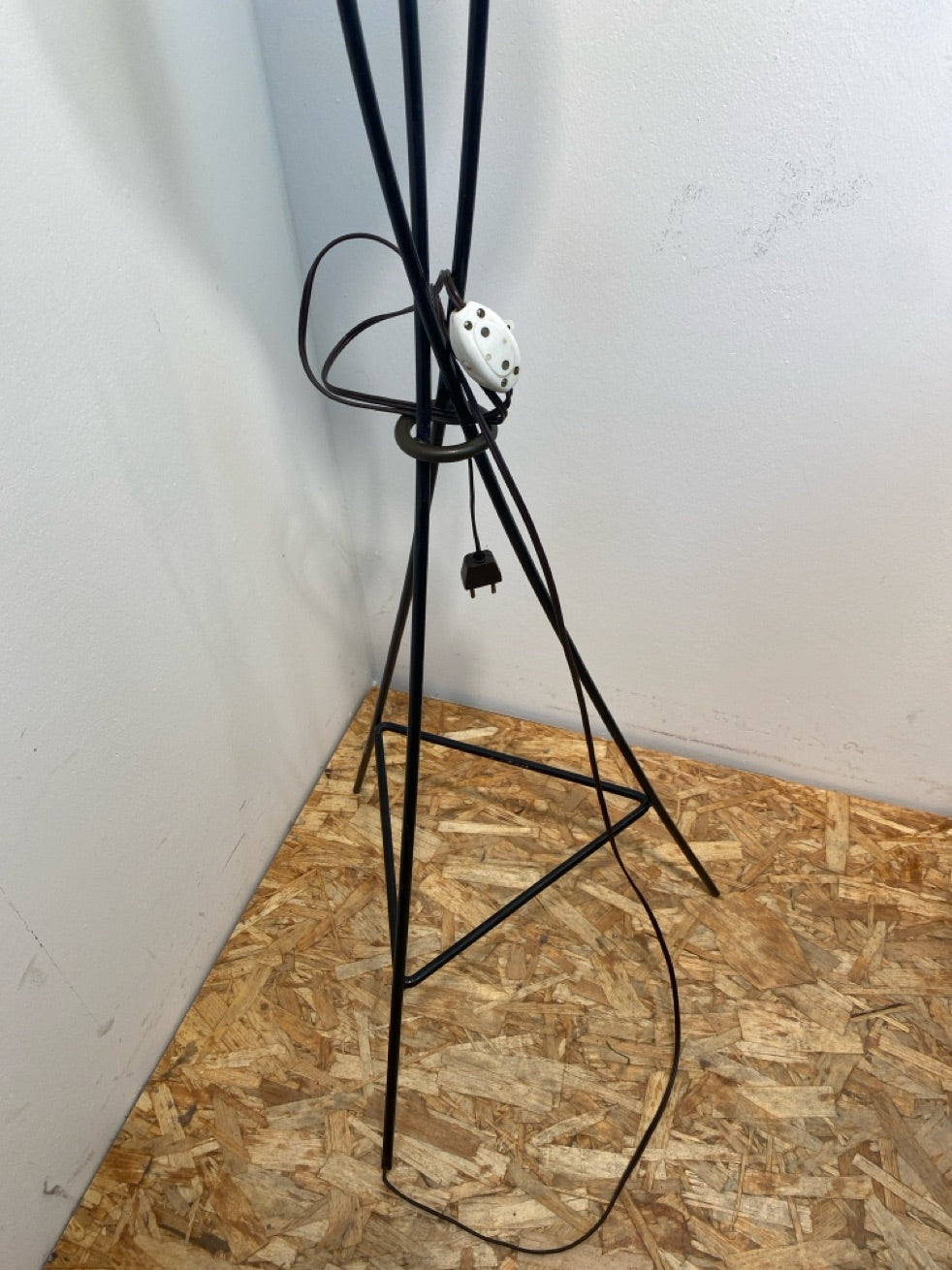 Tripod vintage gulvlampe