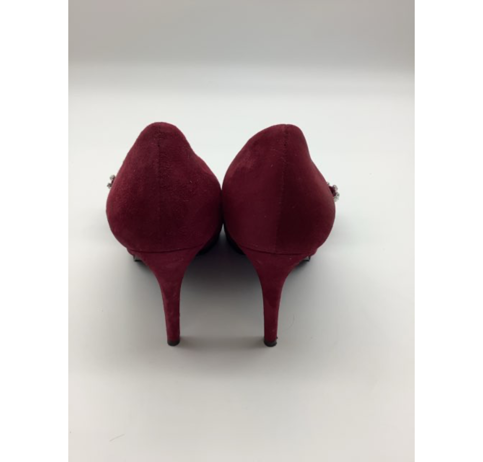 A pair  Sko