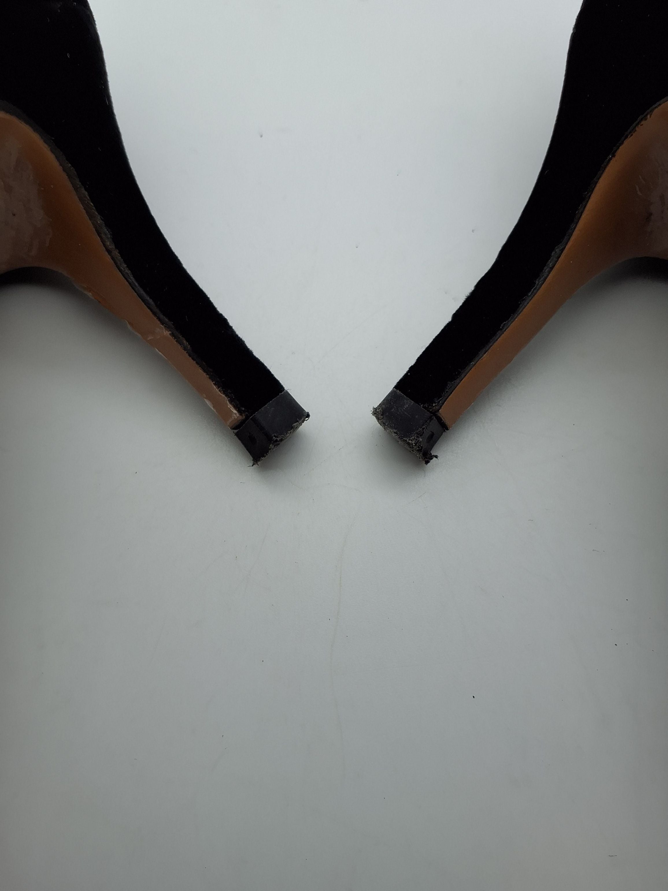 Pura López pumps